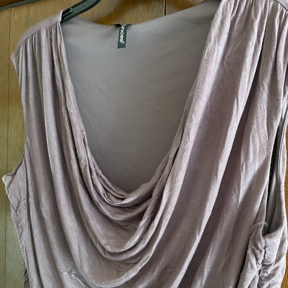 Light lavender drape detail front - Picture 3 of 6